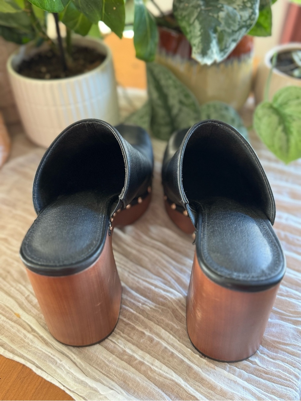Black Leather Platform Clog - Picture 4 of 6